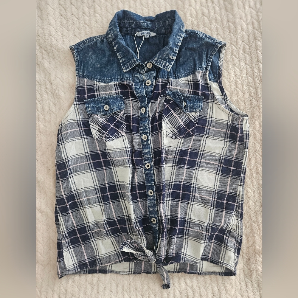 🖤 3/$15 Girl's Size 16 Plaid Top